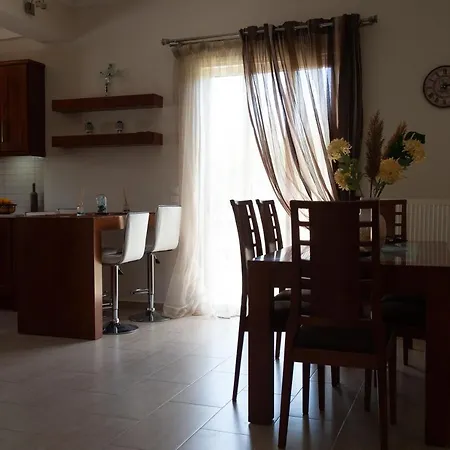 Lovos House Villa *