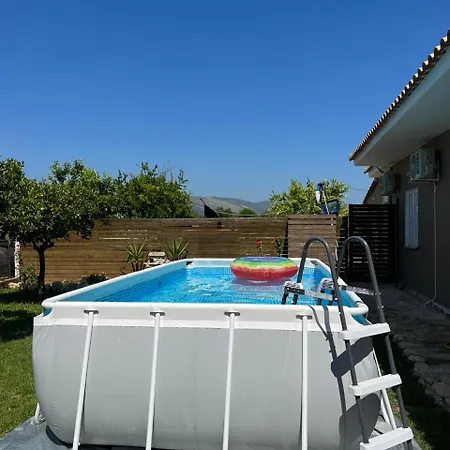 Lovos House فيلة *