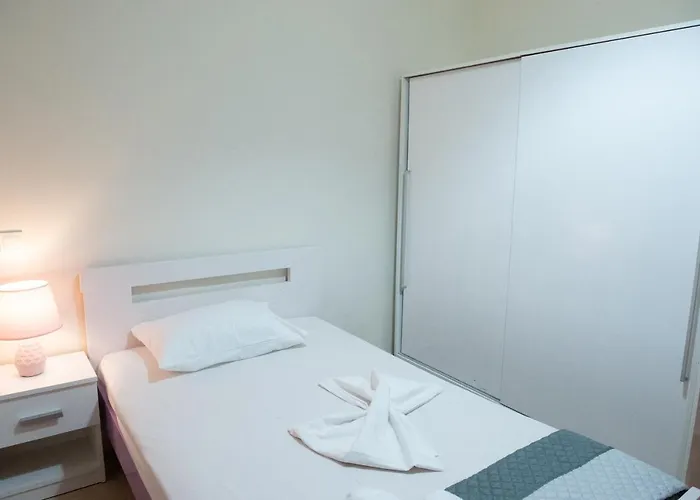 Lovos House 别墅 *